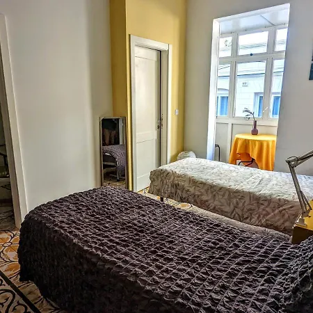 Ensuite Balcony Twin With Gym And Sauna Homestay